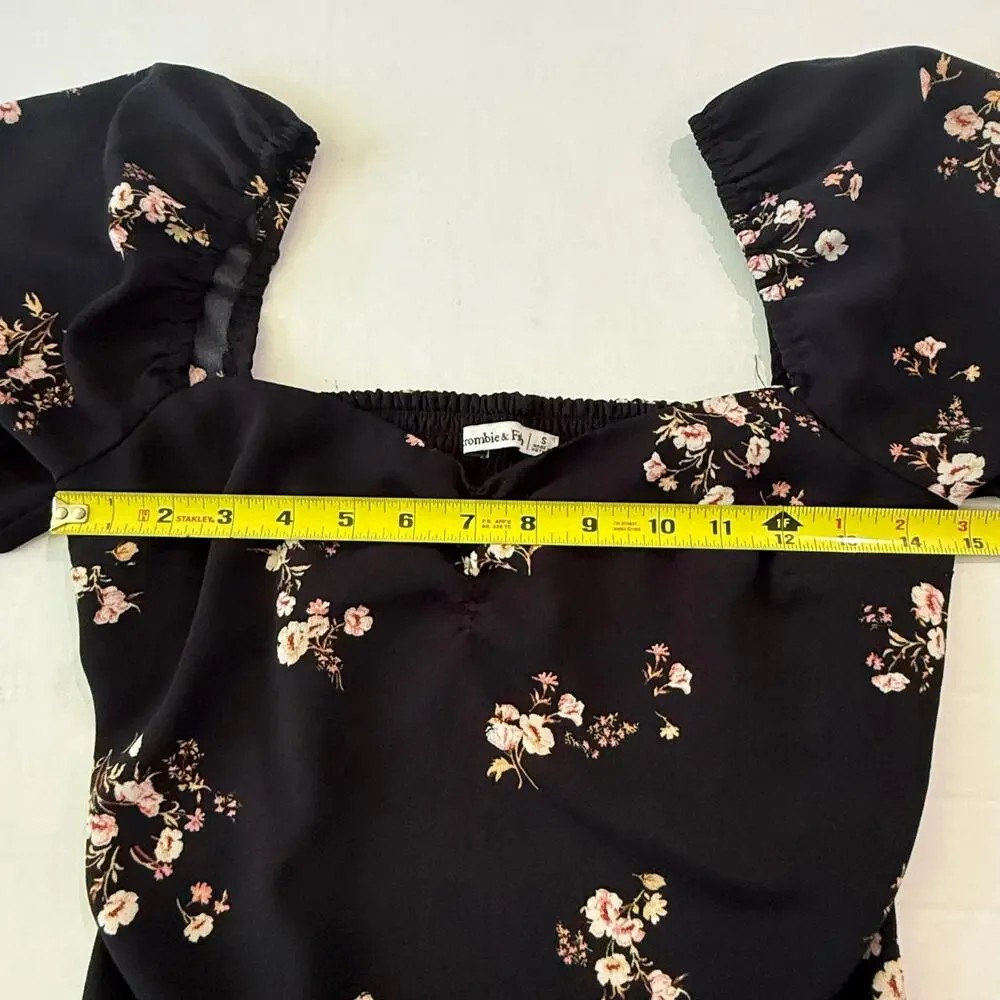 Abercrombie & Fitch Black Floral Smocked Puff Sleeve Crop Top Size S Cottagecore